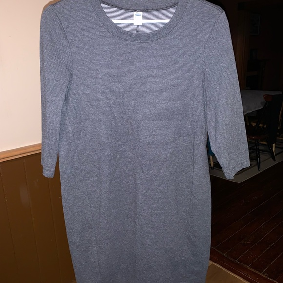 Old Navy 3/4 length sweater dress. Size xs. Freshly washed. - Picture 1 of 1